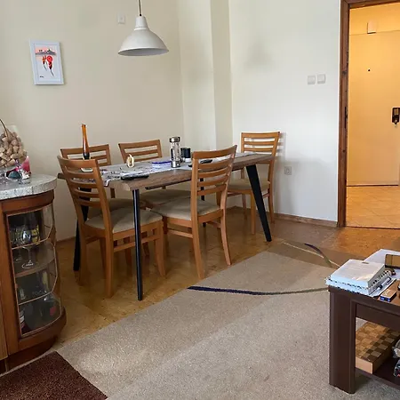 Lovely Two-bedroom Flat In Centre Daire