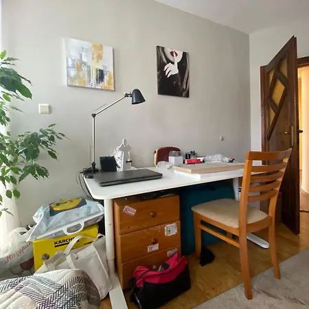 Daire Lovely Two-bedroom Flat In Centre